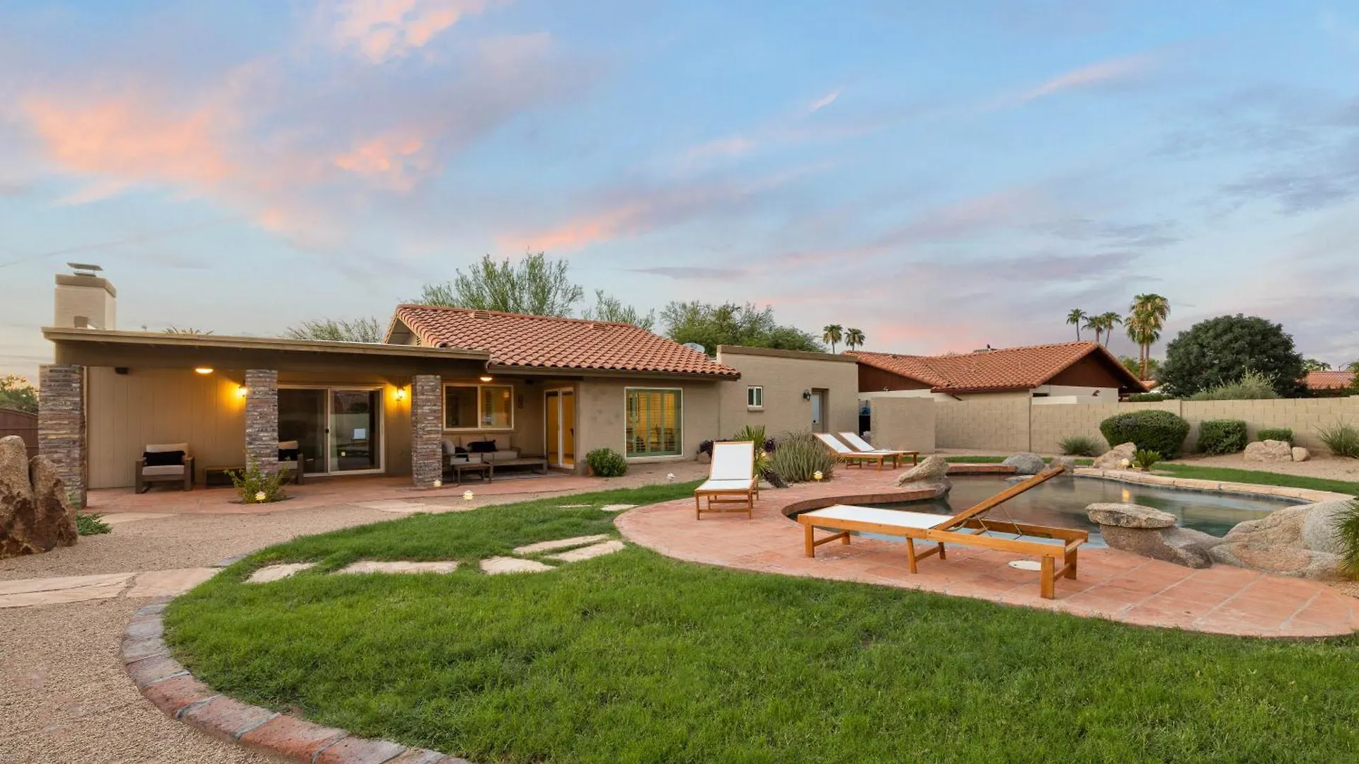 Sparkling Pool Poker Table And Relaxation At Sweetwater Scottsdale 0*,  United States